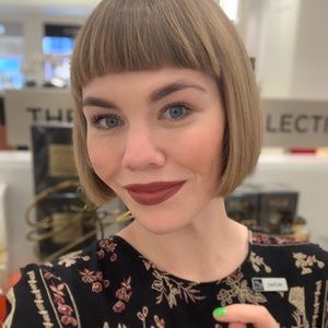 Meet your Posher, Caitlin